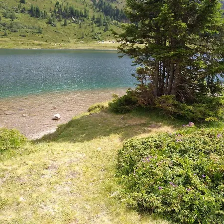 Sandra Obkircher شقة